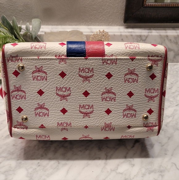 MCM Vicetos Princess Lioness Boston Leather & Suede Bag EUC - Picture 12 of 12